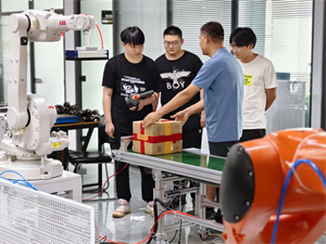 2025 南京工业机器人机构前六一览，课程更新如何挑？