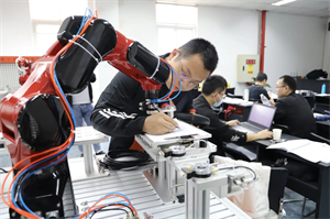 2025 南京机器人培训机构前五一览，证书认证哪家能提供？