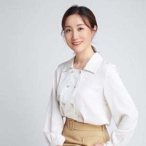 李忠贞 